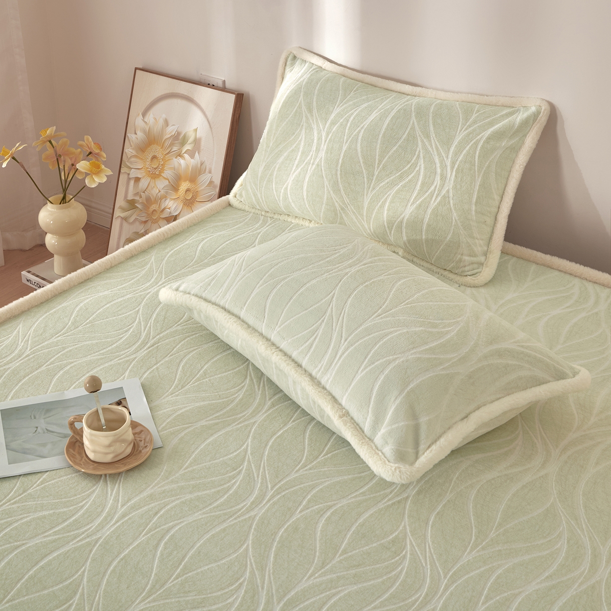 91家纺网 家纺一手货源 找家纺 吾秀家居 2025新款高克重雕花牛奶绒单床笠床笠单件 曲线