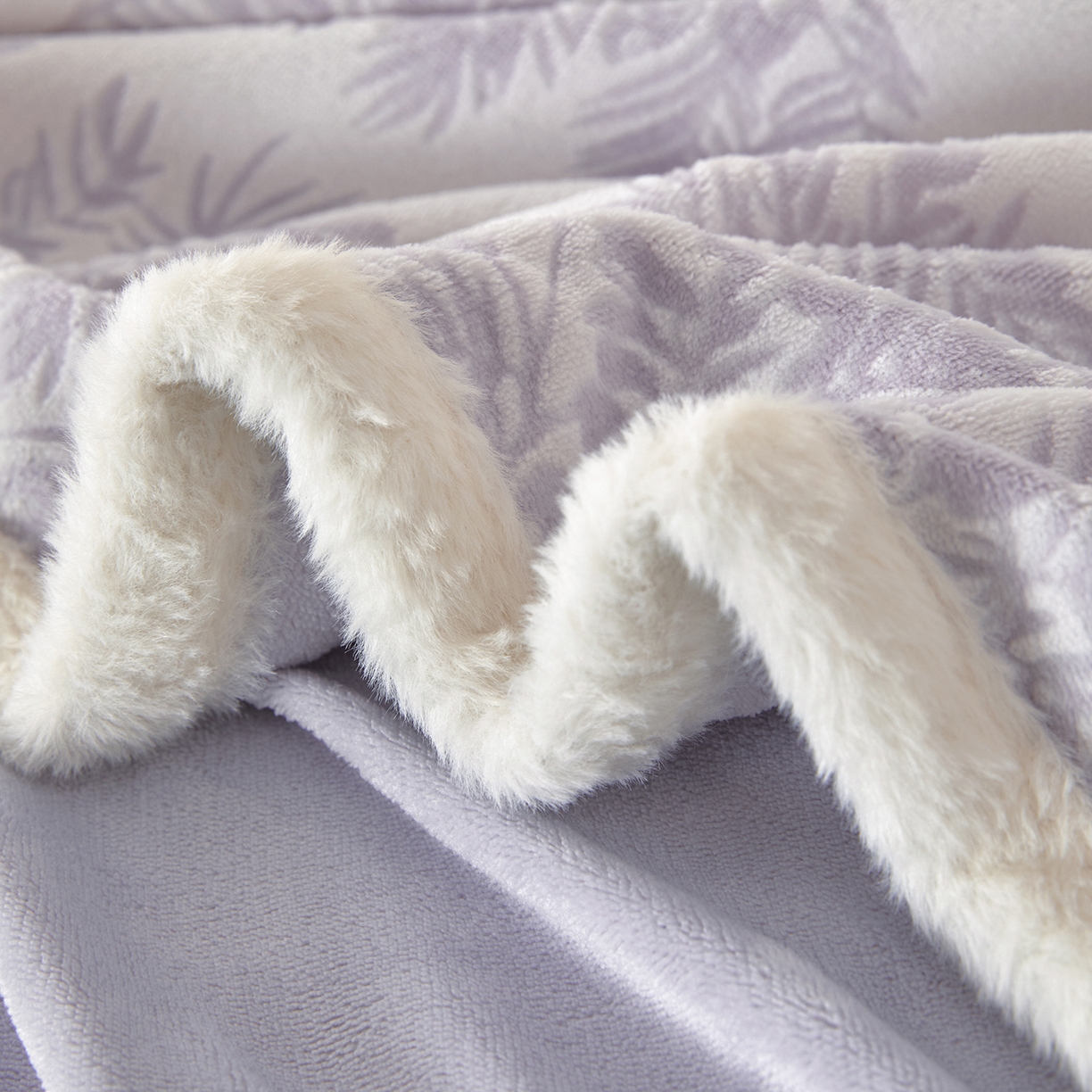 91家纺网 家纺一手货源 找家纺 吾秀家居 2025新款高克重雕花牛奶绒单床笠床笠单件 馨月