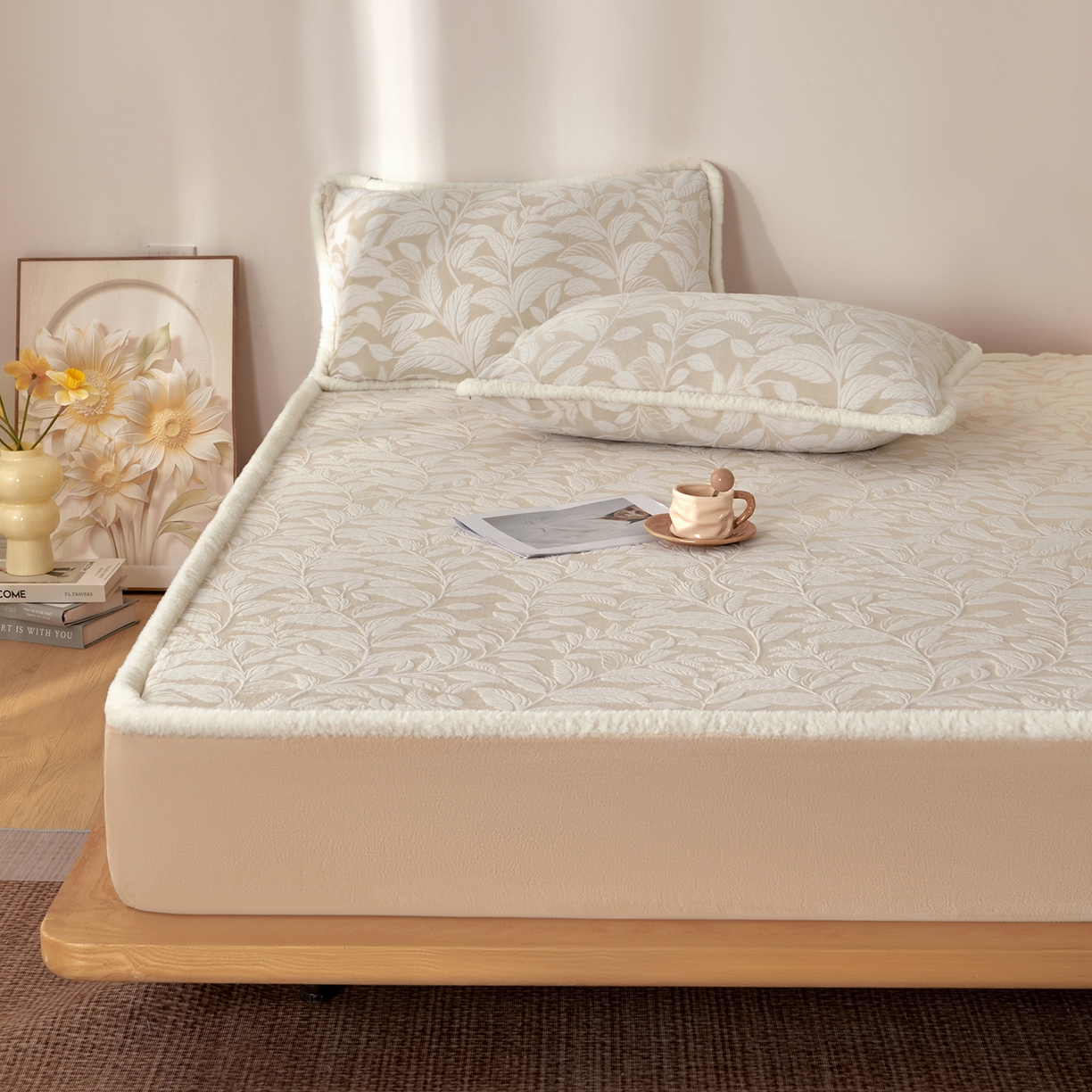 91家纺网 家纺一手货源 找家纺 吾秀家居 2025新款高克重雕花牛奶绒单床笠床笠单件 叶繁