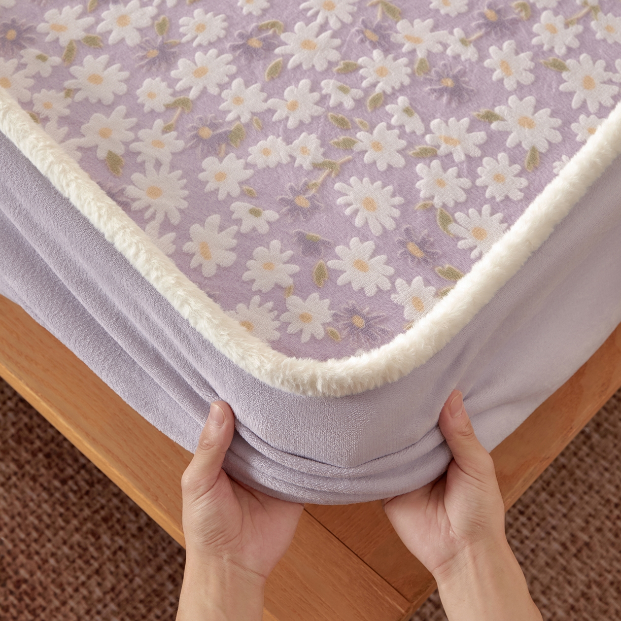 91家纺网 家纺一手货源 找家纺 吾秀家居 2025新款高克重雕花牛奶绒单床笠床笠单件 花影