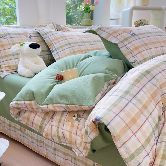 91家纺网 家纺一手货源 找家纺 小叮当家纺仓储工厂店 2025新款直播爆款全棉纯棉四件套吊边一字绣工艺款四件套 艾格小熊