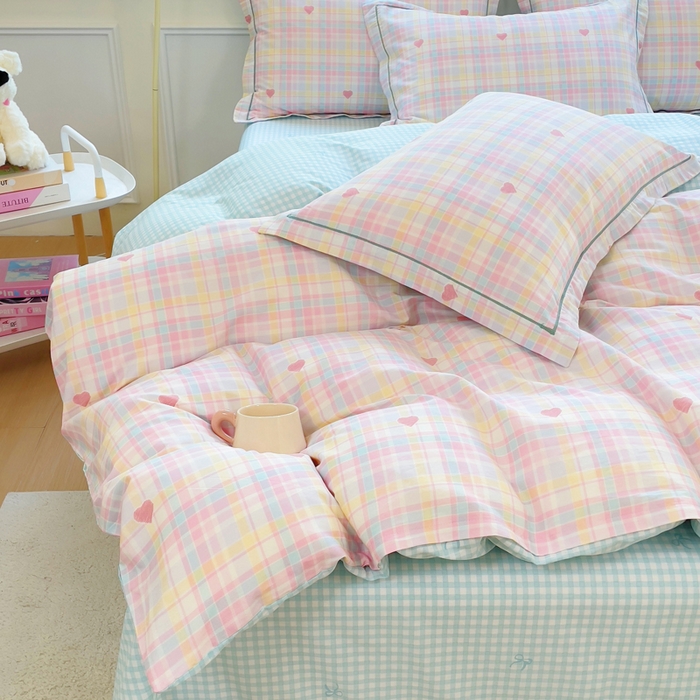 91家纺网 家纺一手货源 找家纺 小叮当家纺仓储工厂店 2025新款直播爆款全棉纯棉四件套吊边一字绣工艺款四件套 加州甜心-粉