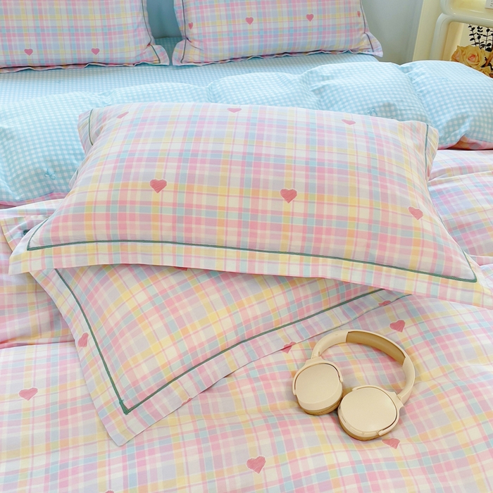 91家纺网 家纺一手货源 找家纺 小叮当家纺仓储工厂店 2025新款直播爆款全棉纯棉四件套吊边一字绣工艺款四件套 加州甜心-粉