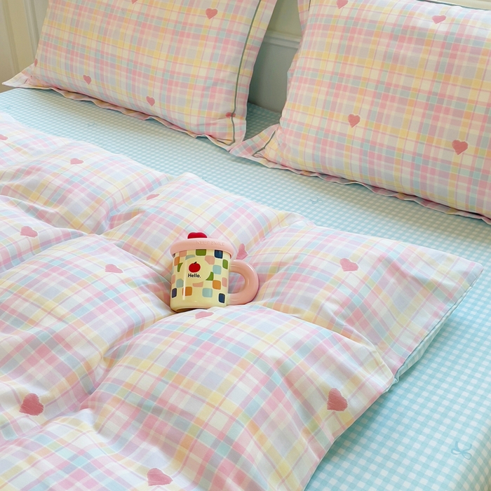 91家纺网 家纺一手货源 找家纺 小叮当家纺仓储工厂店 2025新款直播爆款全棉纯棉四件套吊边一字绣工艺款四件套 加州甜心-粉