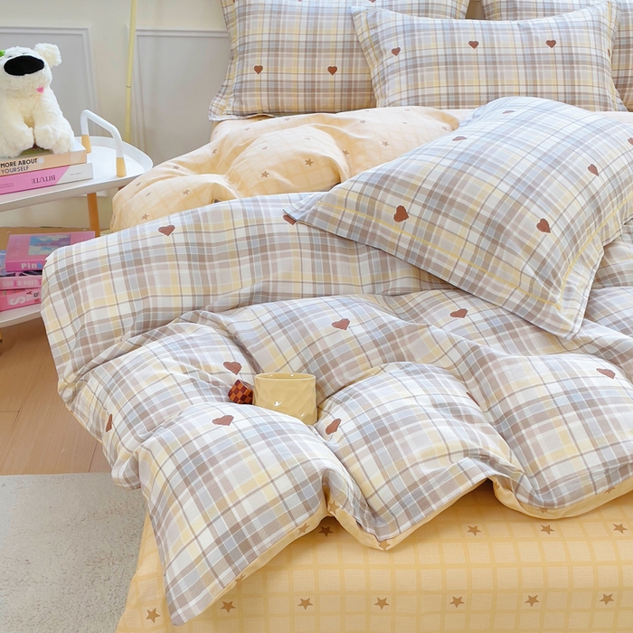 91家纺网 家纺一手货源 找家纺 小叮当家纺仓储工厂店 2025新款直播爆款全棉纯棉四件套吊边一字绣工艺款四件套 加州甜心-咖