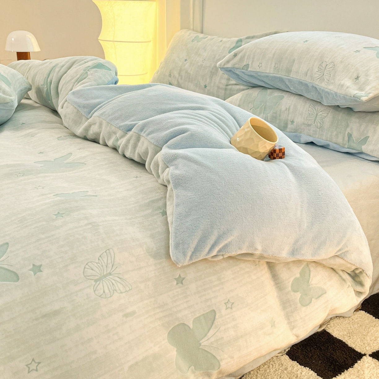 91家纺网 家纺一手货源 找家纺 沐慕 2025新款A类220g加厚烂花牛奶绒B类200g牛奶绒四件套 雾蝶梦绿