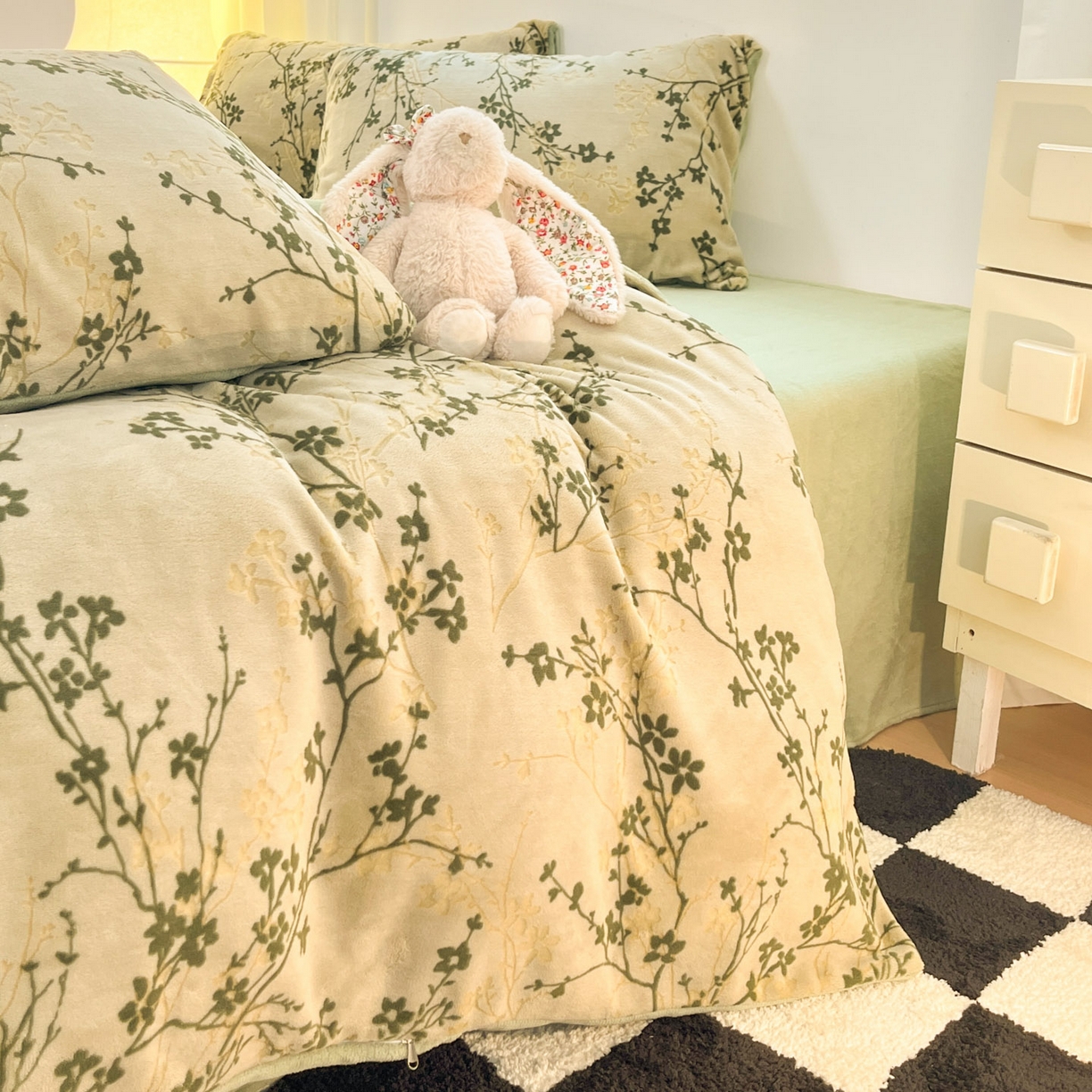 91家纺网 家纺一手货源 找家纺 沐慕 2025新款A类220g加厚烂花牛奶绒B类200g牛奶绒四件套 山茶花语绿