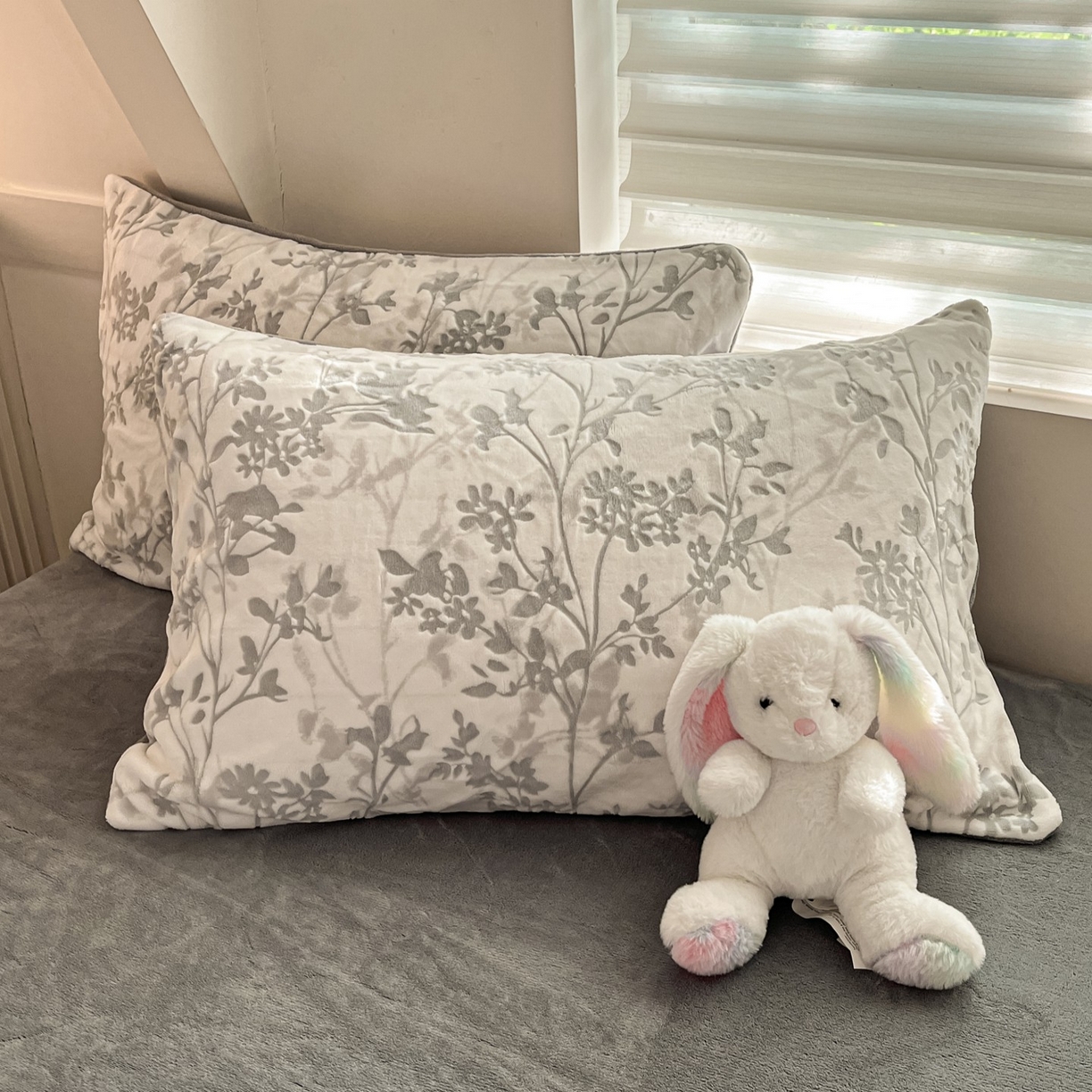 91家纺网 家纺一手货源 找家纺 沐慕 2025新款A类220g加厚烂花牛奶绒B类200g牛奶绒四件套 花朝梦-灰