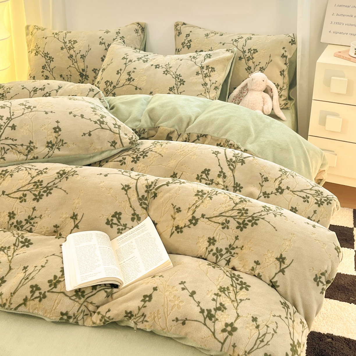 91家纺网 家纺一手货源 找家纺 沐慕 2025新款A类220g加厚烂花牛奶绒B类200g牛奶绒四件套 山茶花语绿