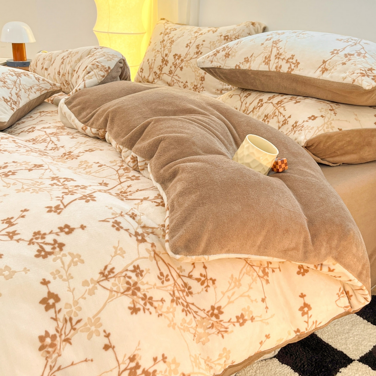 91家纺网 家纺一手货源 找家纺 沐慕 2025新款A类220g加厚烂花牛奶绒B类200g牛奶绒四件套 山茶花语咖