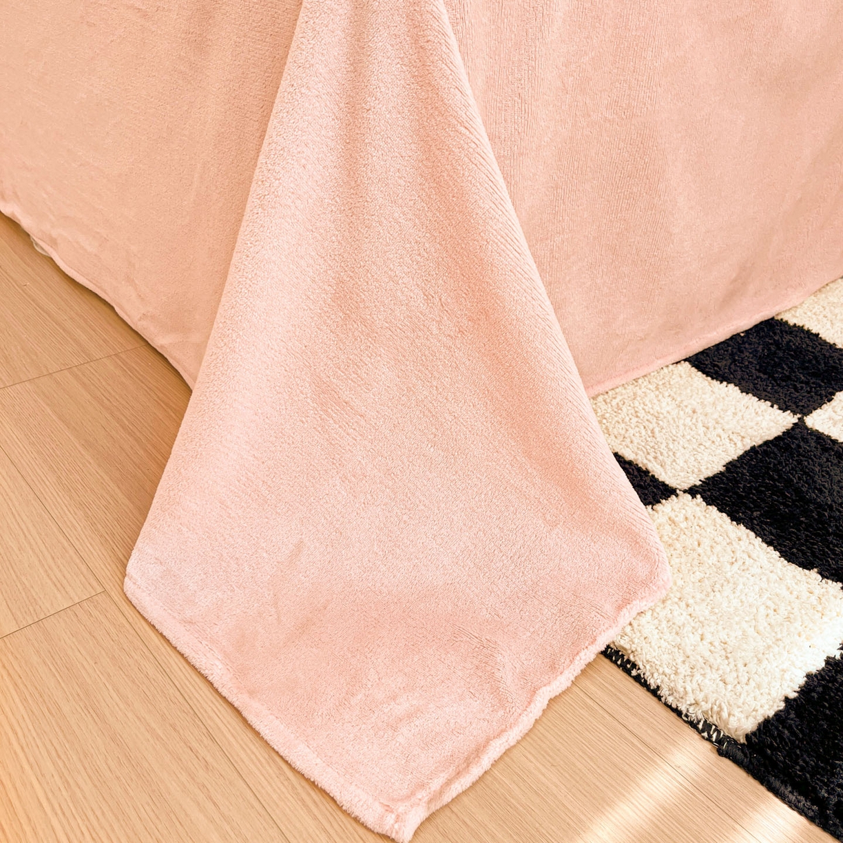 91家纺网 家纺一手货源 找家纺 沐慕 2025新款A类220g加厚烂花牛奶绒B类200g牛奶绒四件套 雾蝶梦粉