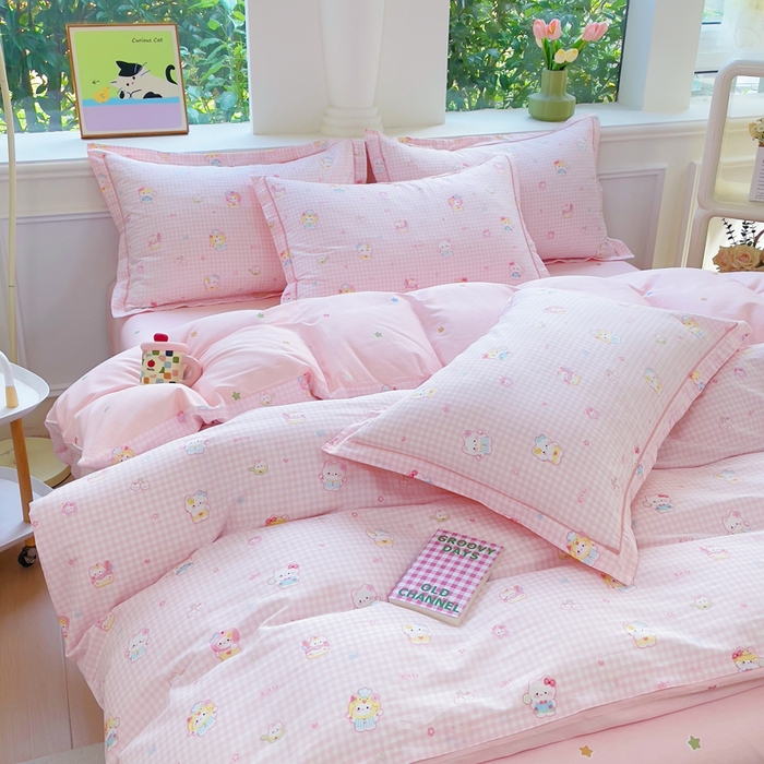 91家纺网 家纺一手货源 找家纺 小叮当家纺仓储工厂店 2025新款直播爆款全棉纯棉四件套吊边一字绣工艺款四件套 恋恋吉米