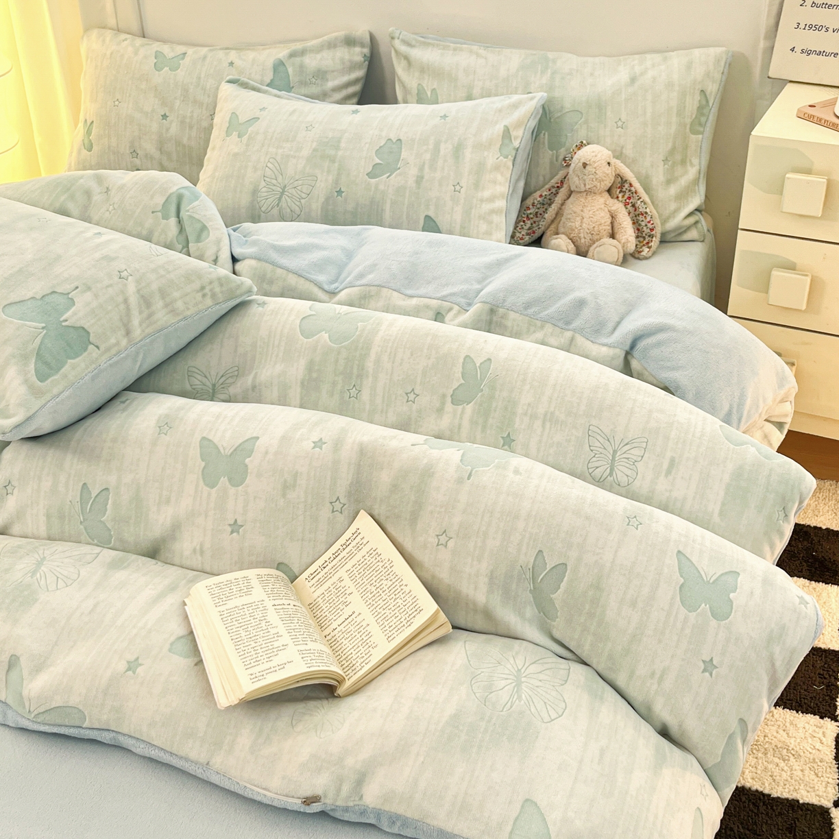 91家纺网 家纺一手货源 找家纺 沐慕 2025新款A类220g加厚烂花牛奶绒B类200g牛奶绒四件套 雾蝶梦绿