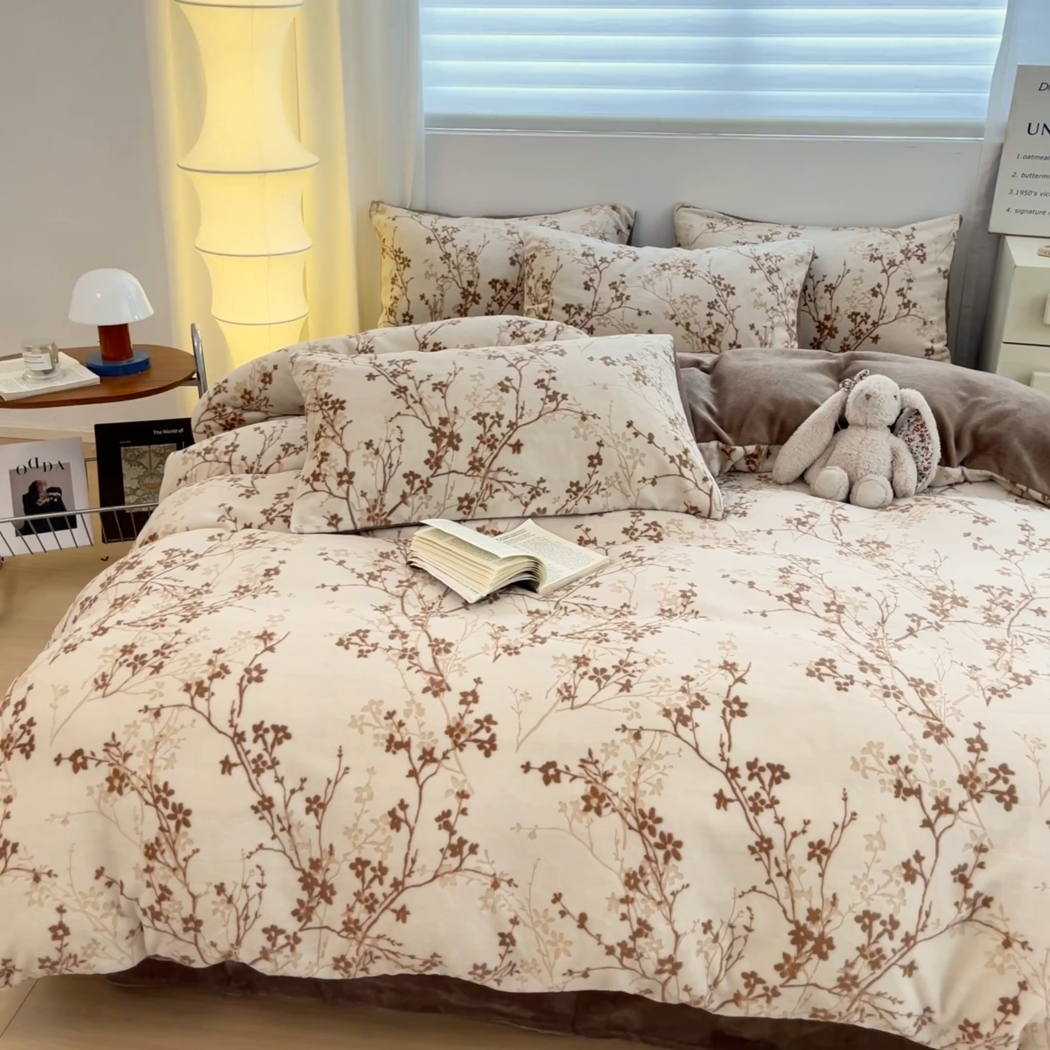 91家纺网 家纺一手货源 找家纺 沐慕 2025新款A类220g加厚烂花牛奶绒B类200g牛奶绒四件套 山茶花语咖