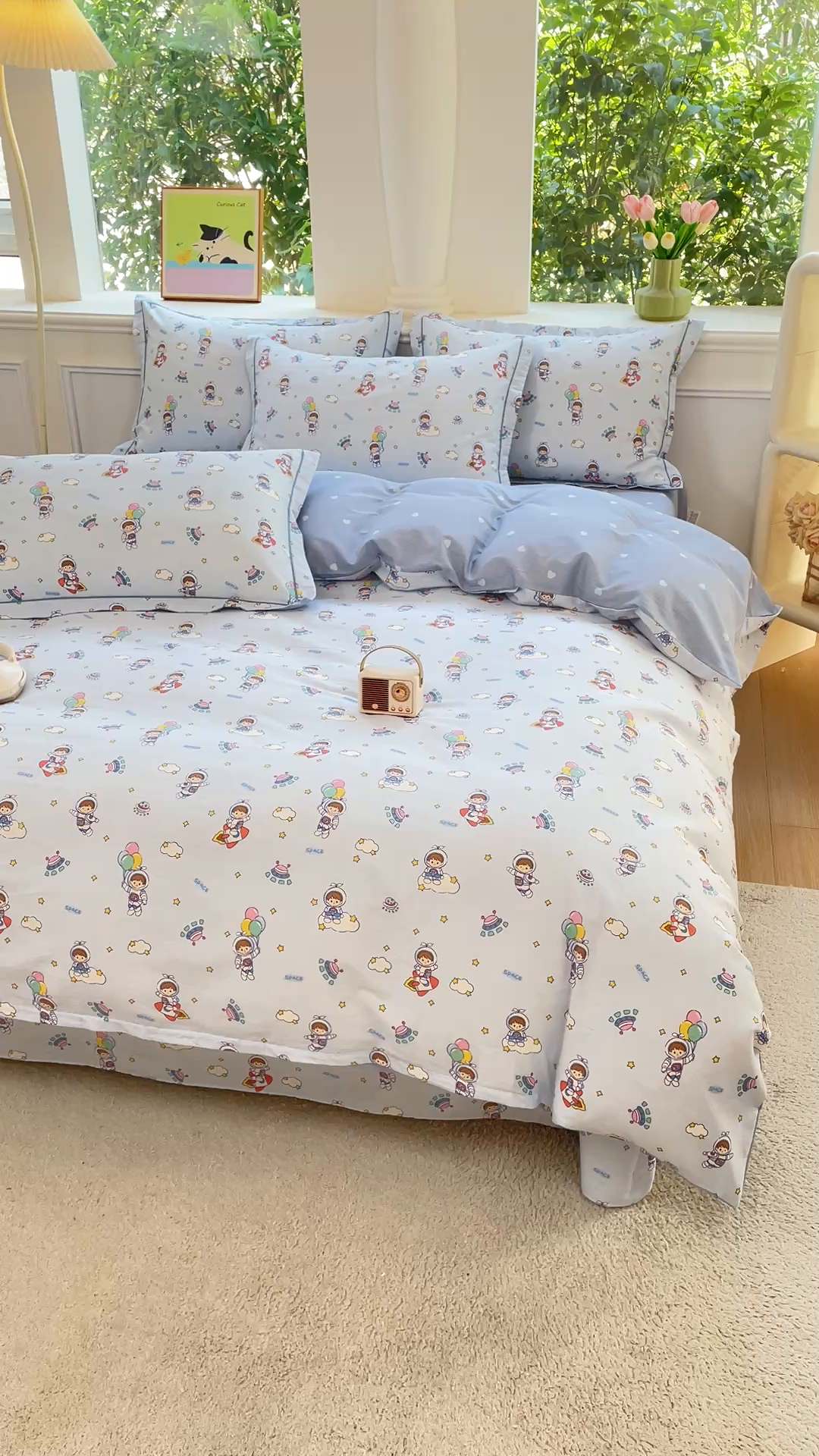 91家纺网 家纺一手货源 找家纺 小叮当家纺仓储工厂店 2025新款直播爆款全棉纯棉四件套吊边一字绣工艺款四件套 漫步宇宙-蓝