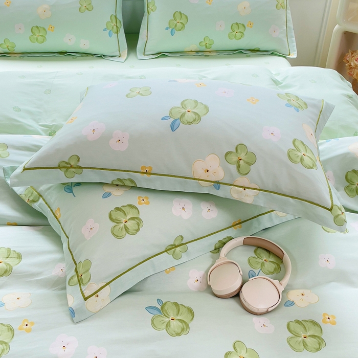 91家纺网 家纺一手货源 找家纺 小叮当家纺仓储工厂店 2025新款直播爆款全棉纯棉四件套吊边一字绣工艺款四件套 荏苒花间