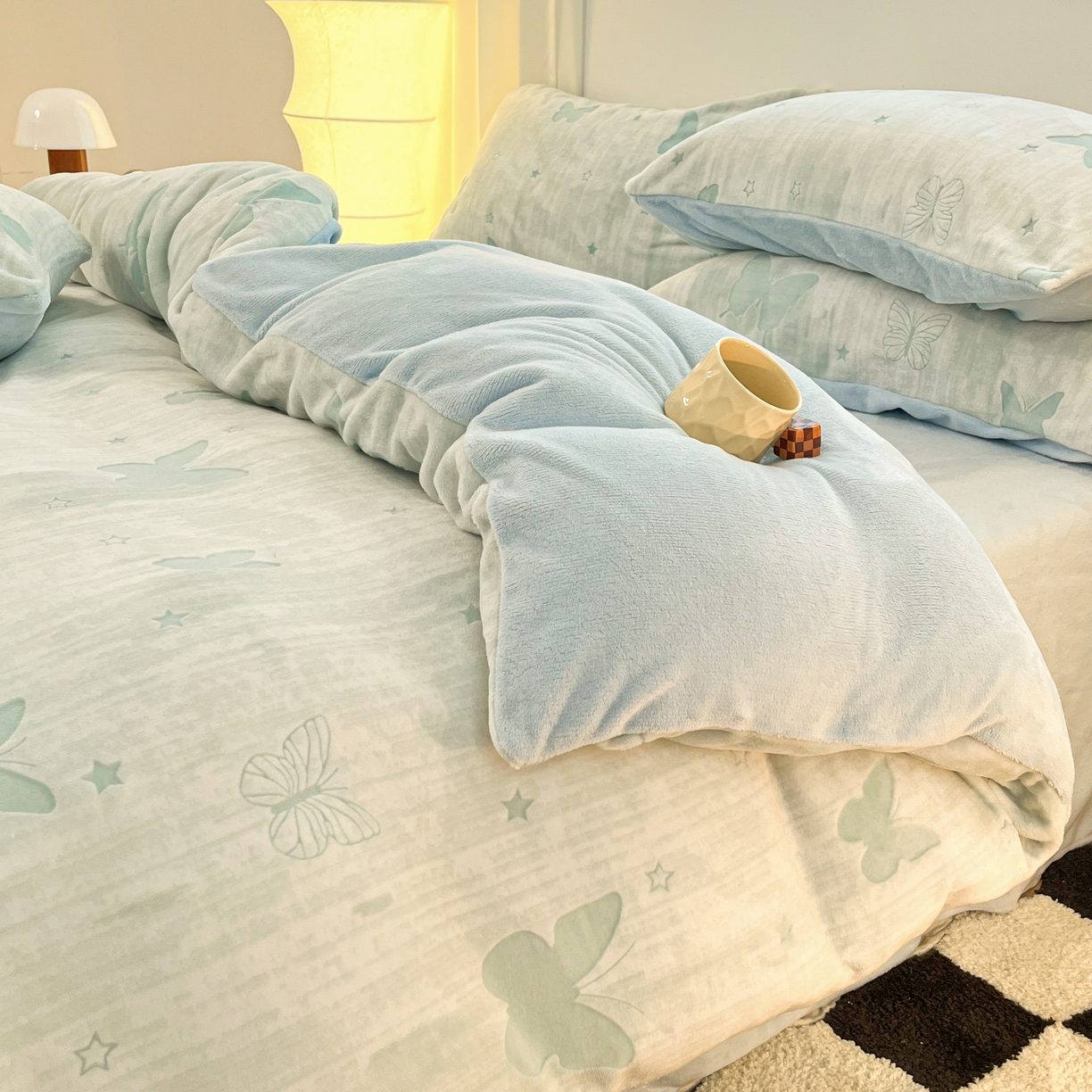 91家纺网 家纺一手货源 找家纺 沐慕 2025新款A类220g加厚烂花牛奶绒B类200g牛奶绒四件套 雾蝶梦绿