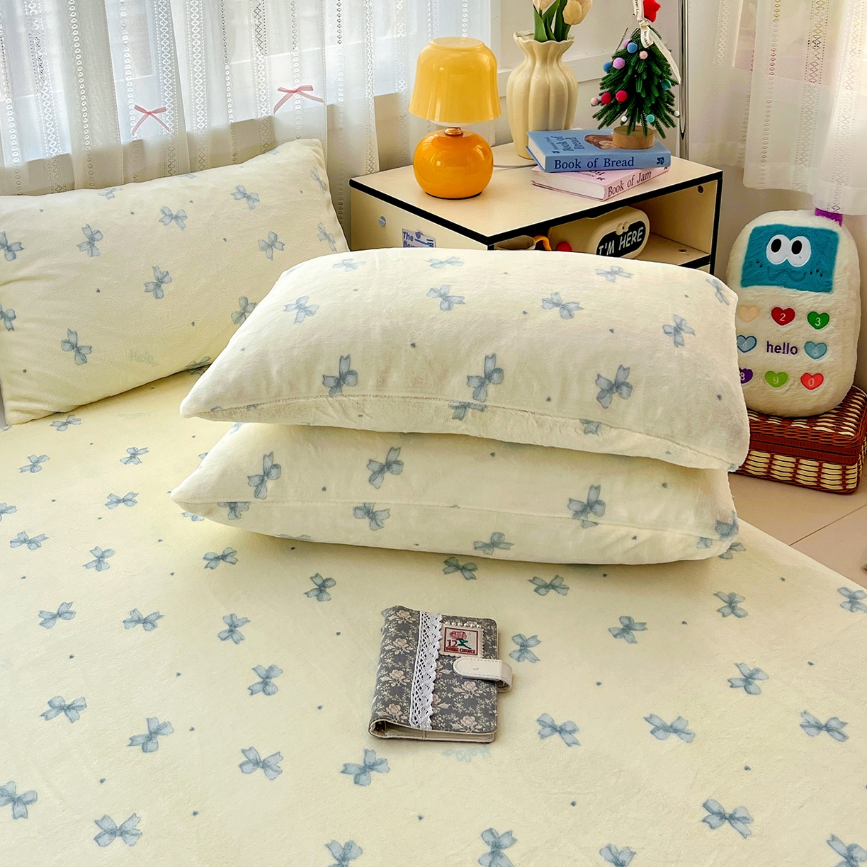 91家纺网 家纺一手货源 找家纺 水木坊 2025新款亲肤舒适牛奶绒印花单件床单 蝴蝶结蓝