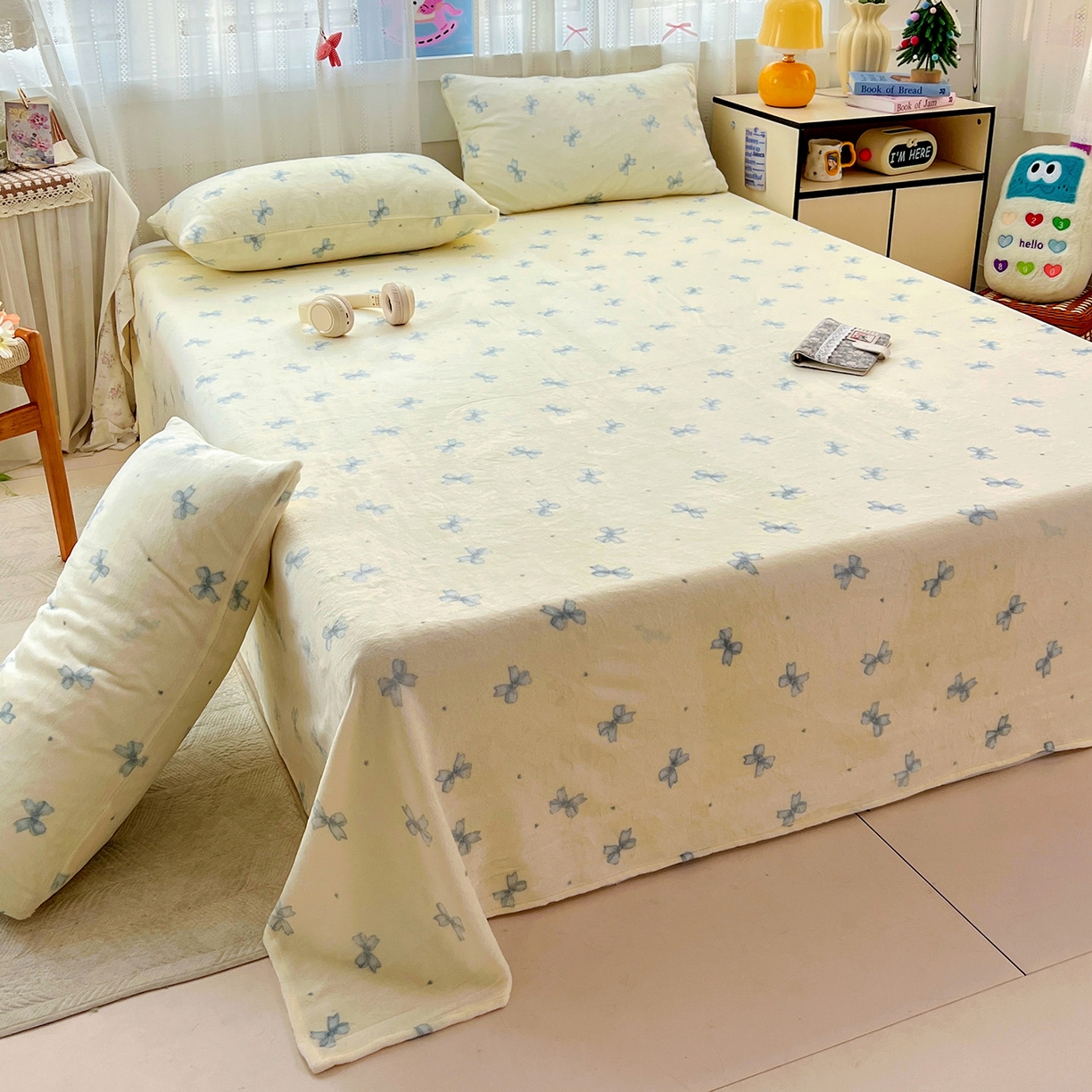 91家纺网 家纺一手货源 找家纺 水木坊 2025新款亲肤舒适牛奶绒印花单件床单 蝴蝶结蓝