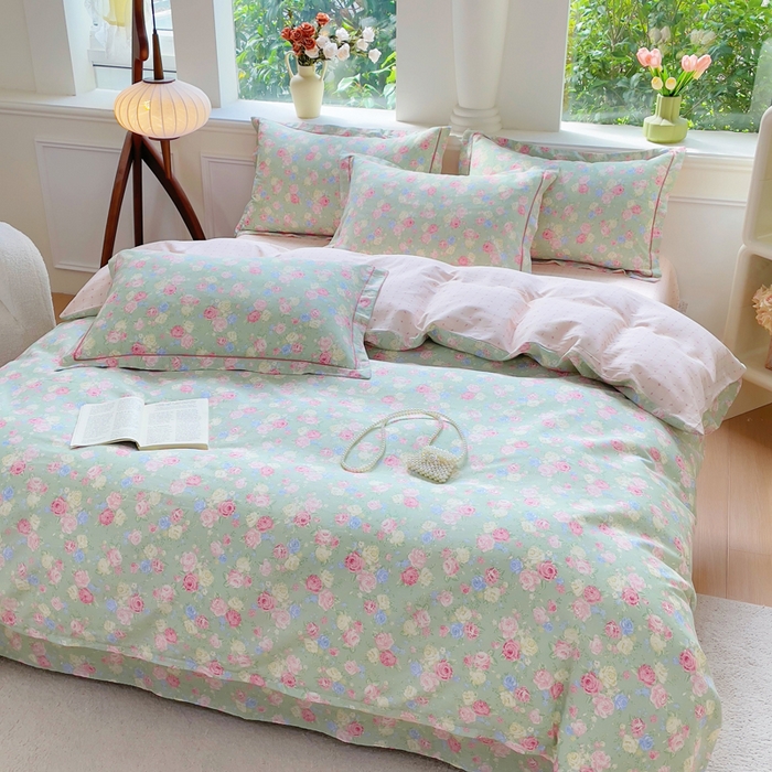 91家纺网 家纺一手货源 找家纺 小叮当家纺仓储工厂店 2025新款直播爆款全棉纯棉四件套吊边一字绣工艺款四件套 嫣然花期-绿