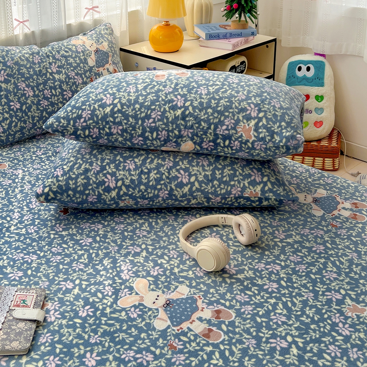 91家纺网 家纺一手货源 找家纺 水木坊 2025新款亲肤舒适牛奶绒印花单件床单 开心小兔