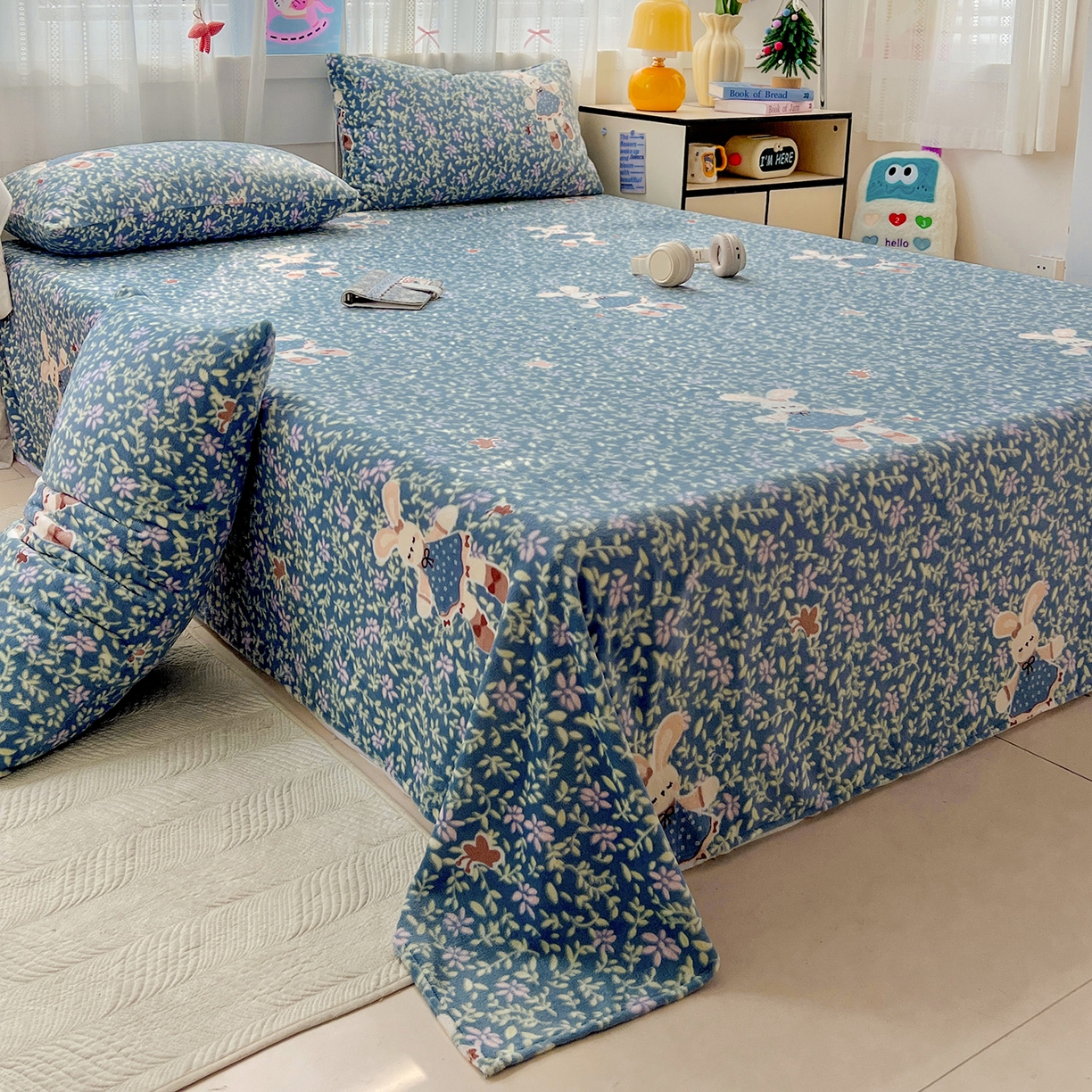 91家纺网 家纺一手货源 找家纺 水木坊 2025新款亲肤舒适牛奶绒印花单件床单 开心小兔