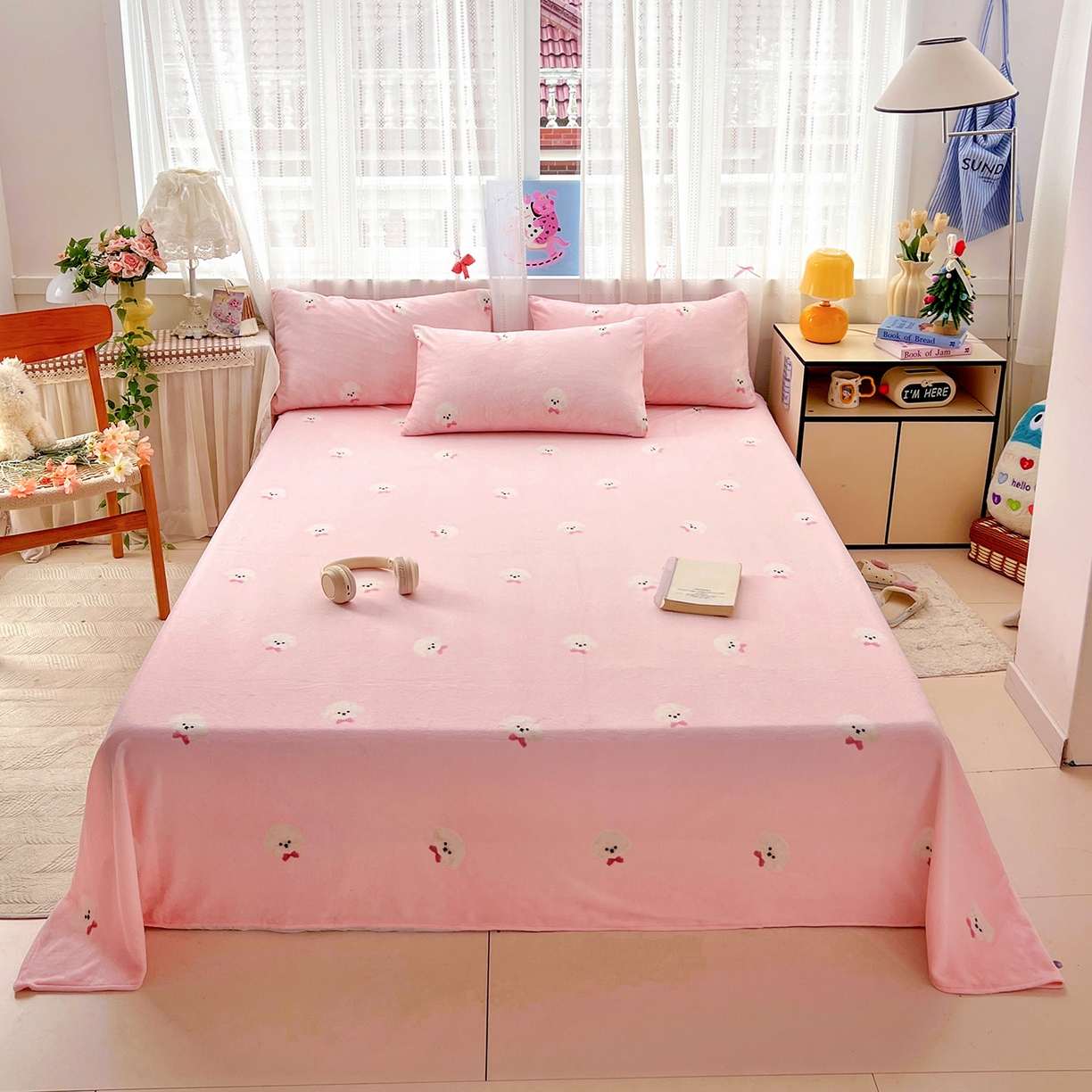 91家纺网 家纺一手货源 找家纺 水木坊 2025新款亲肤舒适牛奶绒印花单件床单 绒绒小狗-粉