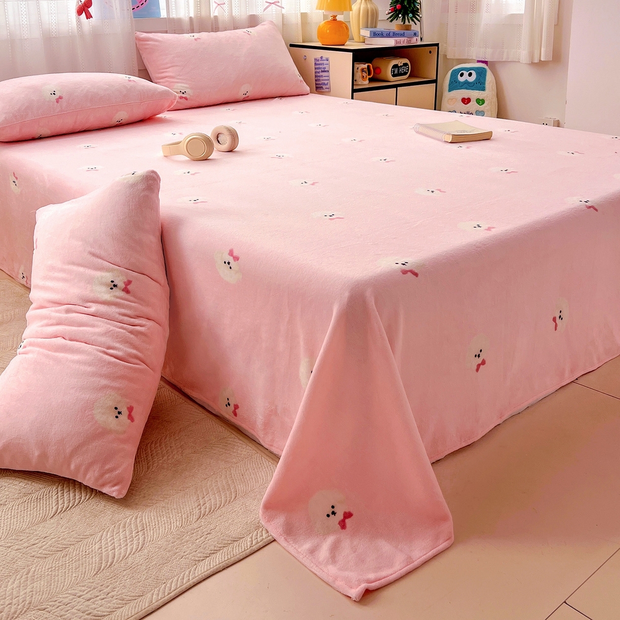 91家纺网 家纺一手货源 找家纺 水木坊 2025新款亲肤舒适牛奶绒印花单件床单 绒绒小狗-粉