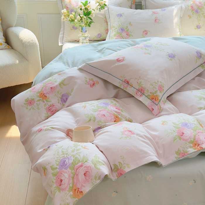 91家纺网 家纺一手货源 找家纺 小叮当家纺仓储工厂店 2025新款直播爆款全棉纯棉四件套吊边一字绣工艺款四件套 爱洛花园