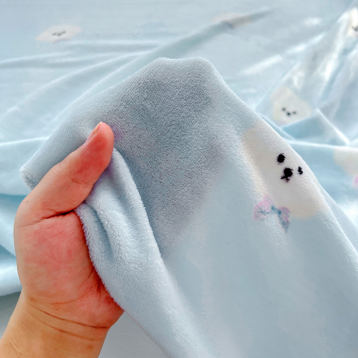 91家纺网 家纺一手货源 找家纺 水木坊 2025新款亲肤舒适牛奶绒印花单件床单 绒绒小狗-蓝