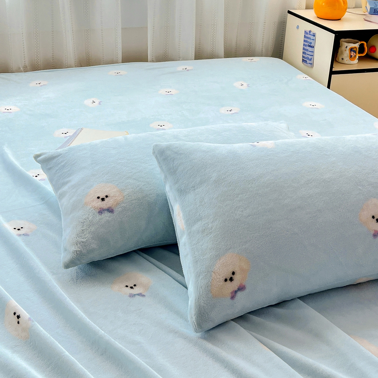 91家纺网 家纺一手货源 找家纺 水木坊 2025新款亲肤舒适牛奶绒印花单件床单 绒绒小狗-蓝