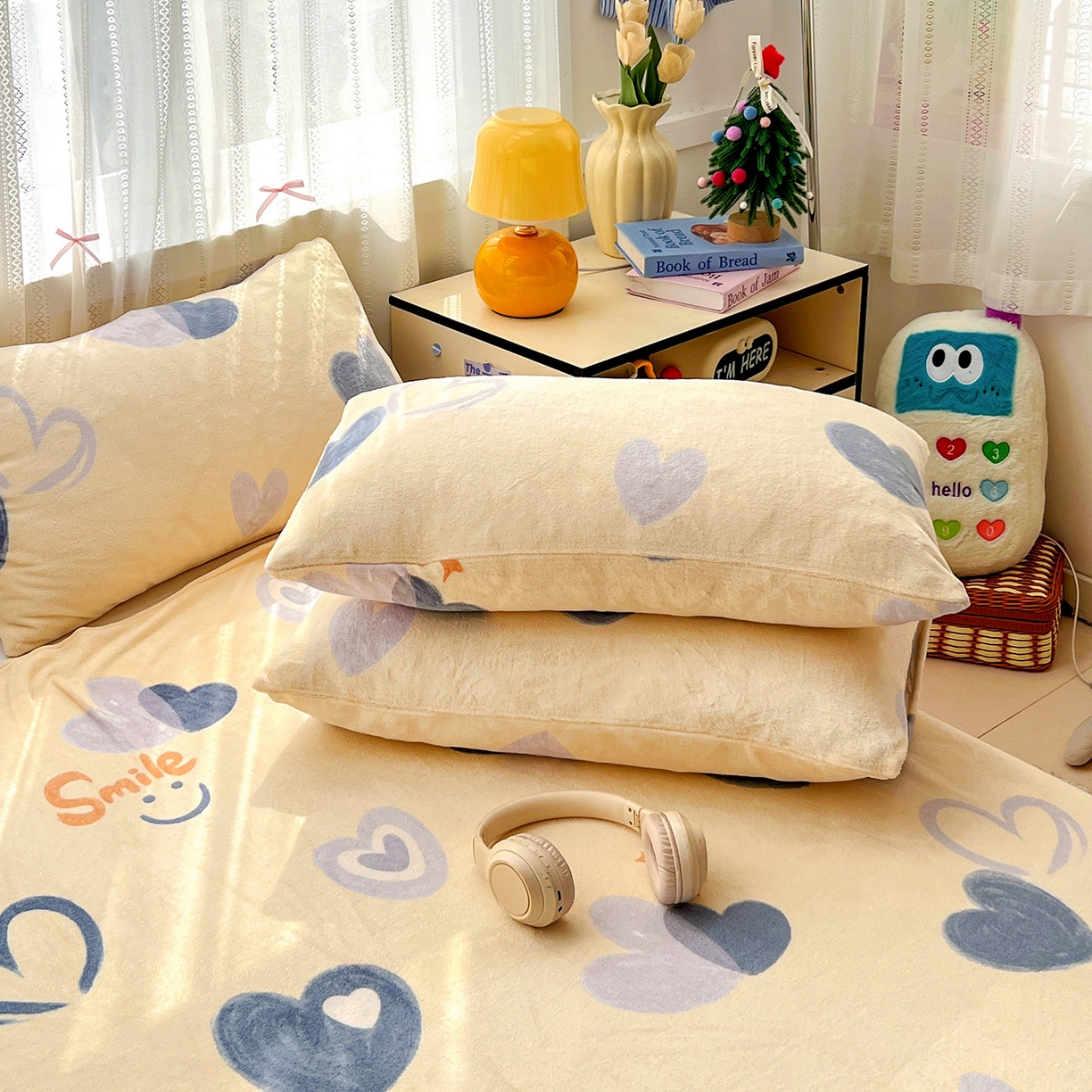 91家纺网 家纺一手货源 找家纺 水木坊 2025新款亲肤舒适牛奶绒印花单件床单 微笑爱心