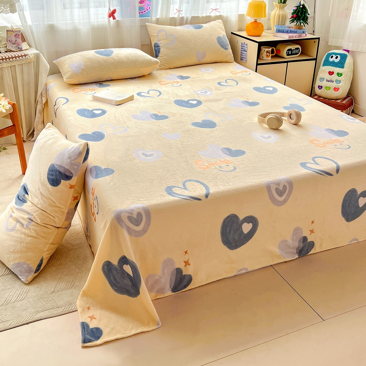 91家纺网 家纺一手货源 找家纺 水木坊 2025新款亲肤舒适牛奶绒印花单件床单 微笑爱心