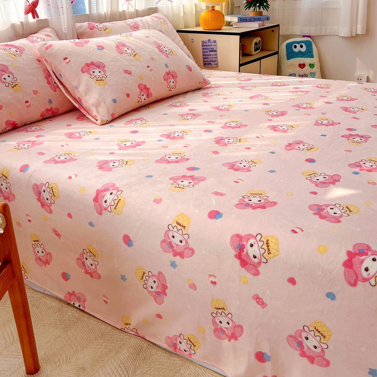 91家纺网 家纺一手货源 找家纺 水木坊 2025新款亲肤舒适牛奶绒印花单件床单 小美甜品屋