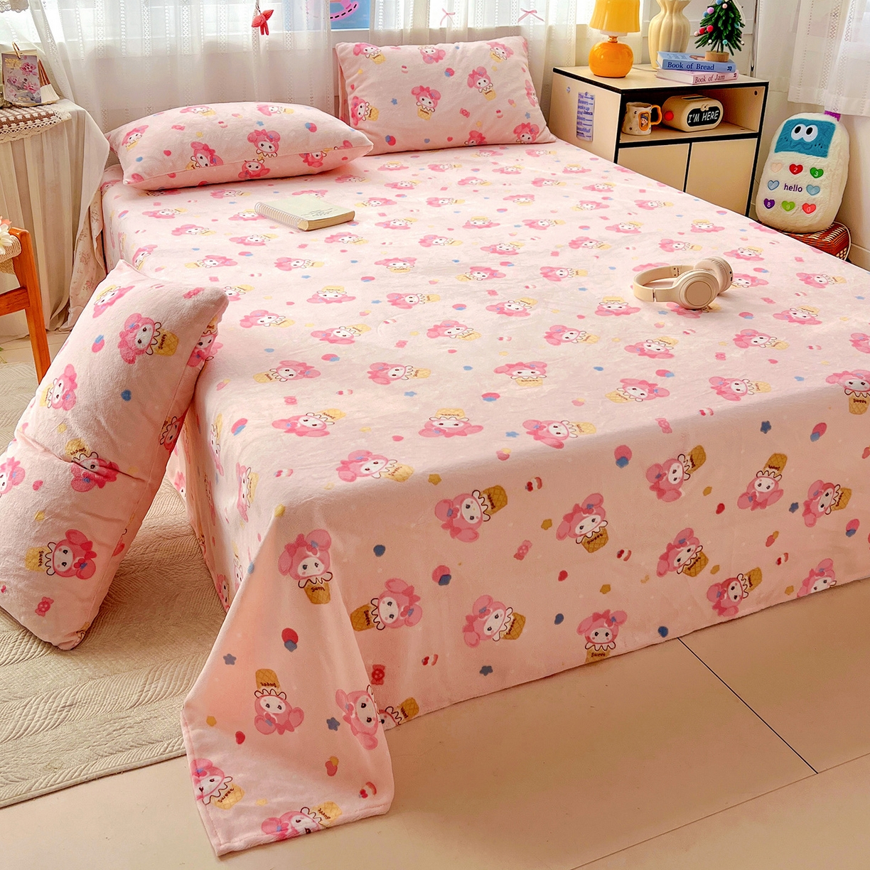 91家纺网 家纺一手货源 找家纺 水木坊 2025新款亲肤舒适牛奶绒印花单件床单 小美甜品屋