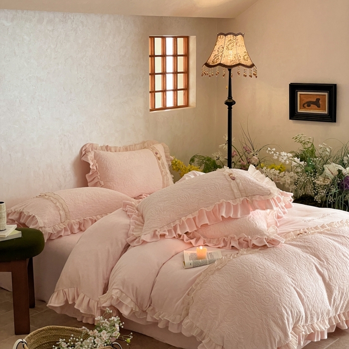 91家纺网 家纺一手货源 找家纺 （总）蓝邻家纺 2025新款牛奶绒拼花刺绣双层花边四件套-石榴花开系列