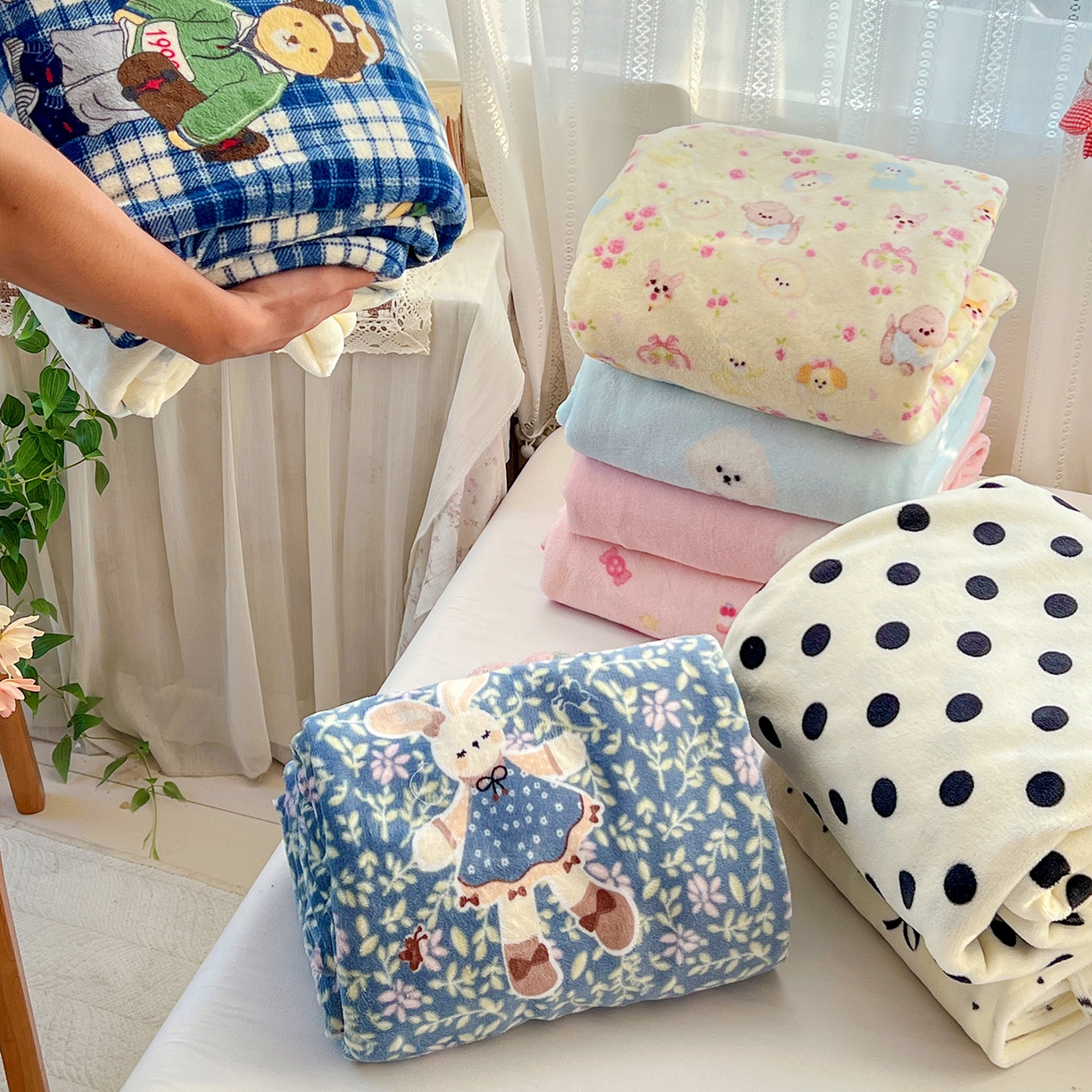 91家纺网 家纺一手货源 找家纺 水木坊 2025新款亲肤舒适牛奶绒印花单件床单 组合图