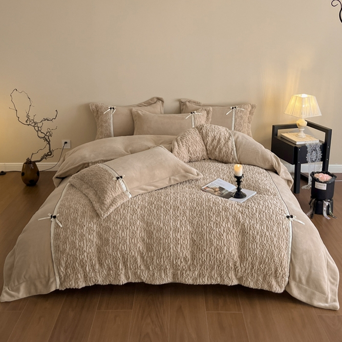 91家纺网 家纺一手货源 找家纺 （总）蓝邻家纺 2025新款提花兔绒双拼织带款四件套-微语系列