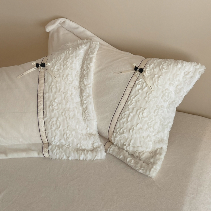 91家纺网 家纺一手货源 找家纺 蓝邻家纺 2025新款提花兔绒双拼织带款四件套-微语系列 微语-米白