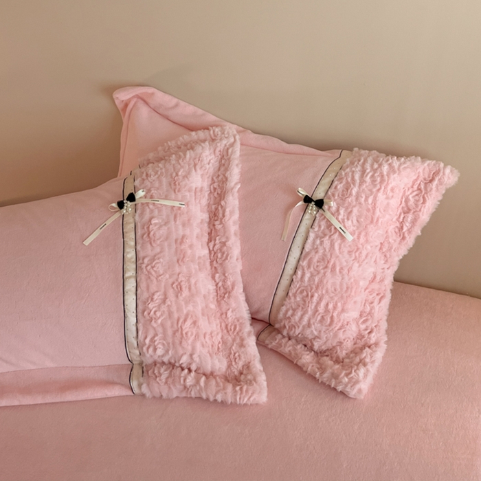 91家纺网 家纺一手货源 找家纺 蓝邻家纺 2025新款提花兔绒双拼织带款四件套-微语系列 微语-玉色