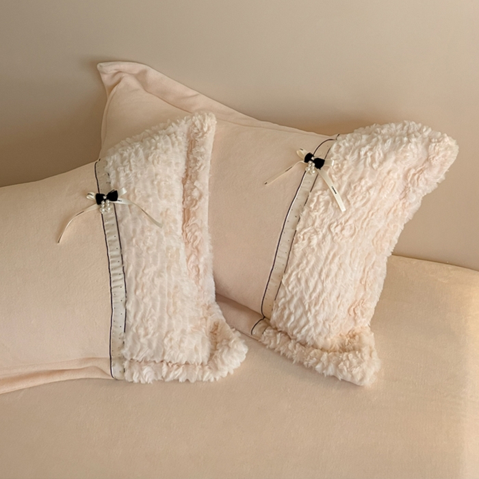 91家纺网 家纺一手货源 找家纺 蓝邻家纺 2025新款提花兔绒双拼织带款四件套-微语系列 微语-香槟色