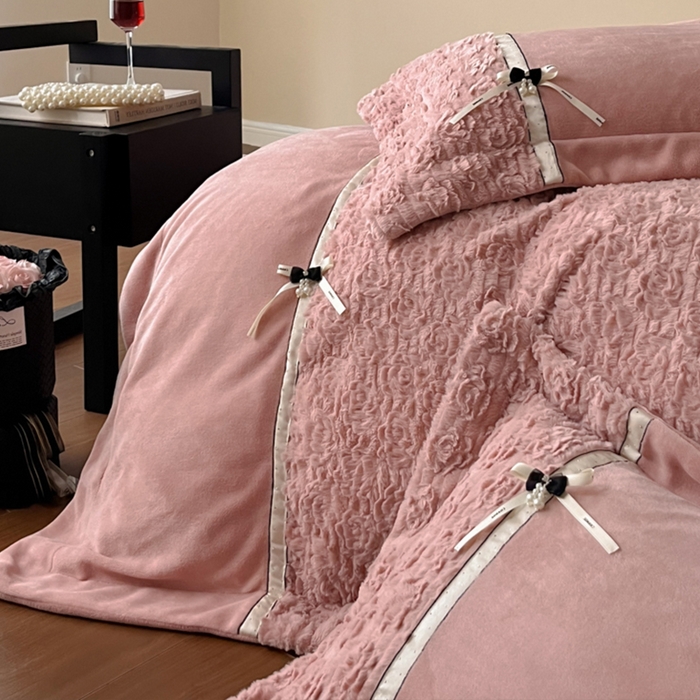 91家纺网 家纺一手货源 找家纺 （总）蓝邻家纺 2025新款提花兔绒双拼织带款四件套-微语系列