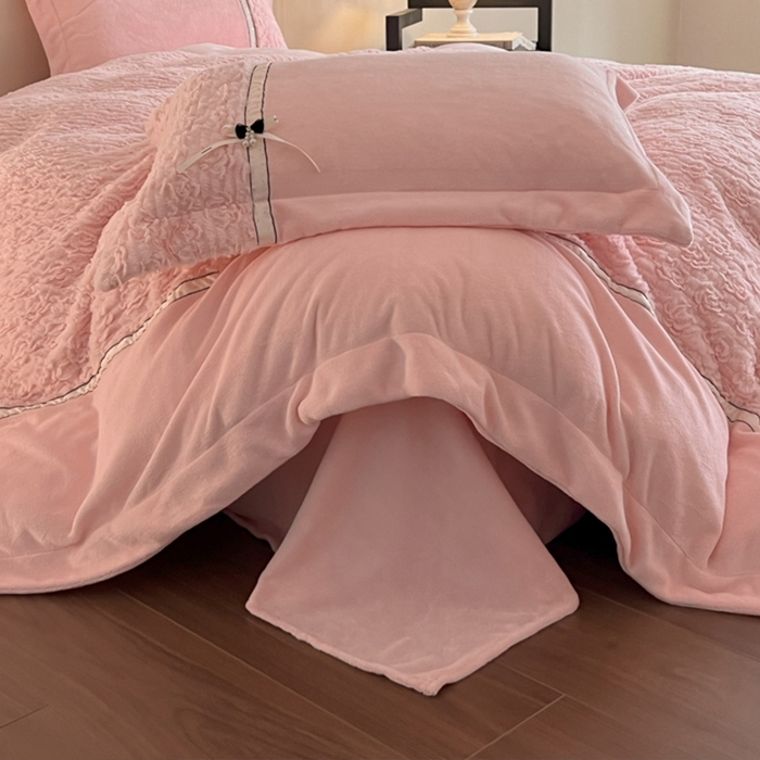 91家纺网 家纺一手货源 找家纺 蓝邻家纺 2025新款提花兔绒双拼织带款四件套-微语系列 微语-玉色