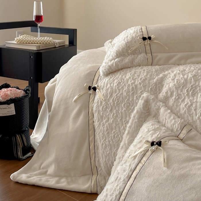 91家纺网 家纺一手货源 找家纺 蓝邻家纺 2025新款提花兔绒双拼织带款四件套-微语系列 微语-米白