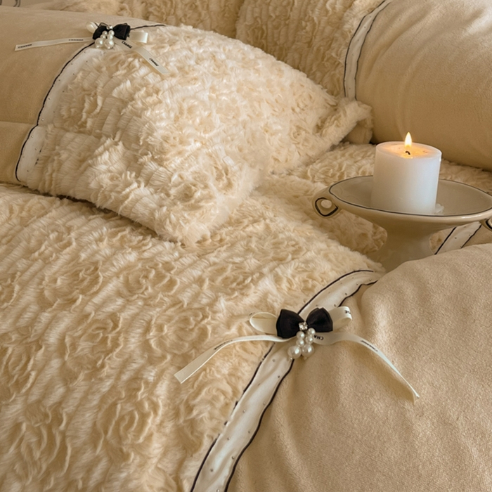 91家纺网 家纺一手货源 找家纺 蓝邻家纺 2025新款提花兔绒双拼织带款四件套-微语系列 微语-卡其