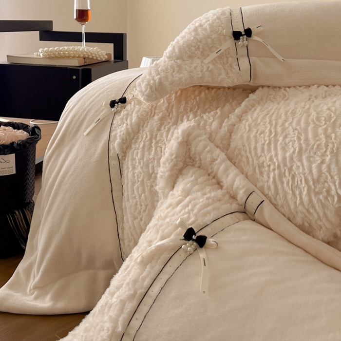 91家纺网 家纺一手货源 找家纺 蓝邻家纺 2025新款提花兔绒双拼织带款四件套-微语系列 微语-香槟色