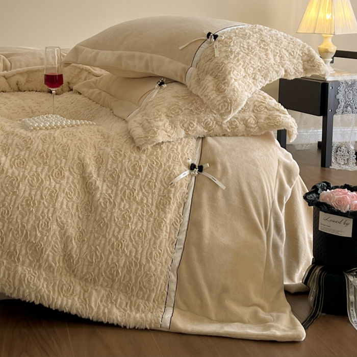 91家纺网 家纺一手货源 找家纺 蓝邻家纺 2025新款提花兔绒双拼织带款四件套-微语系列 微语-卡其