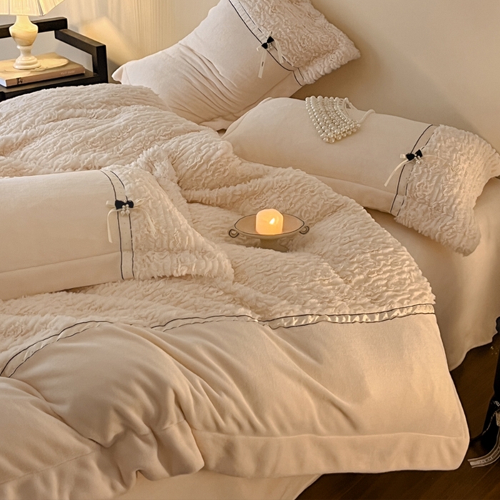 91家纺网 家纺一手货源 找家纺 蓝邻家纺 2025新款提花兔绒双拼织带款四件套-微语系列 微语-香槟色