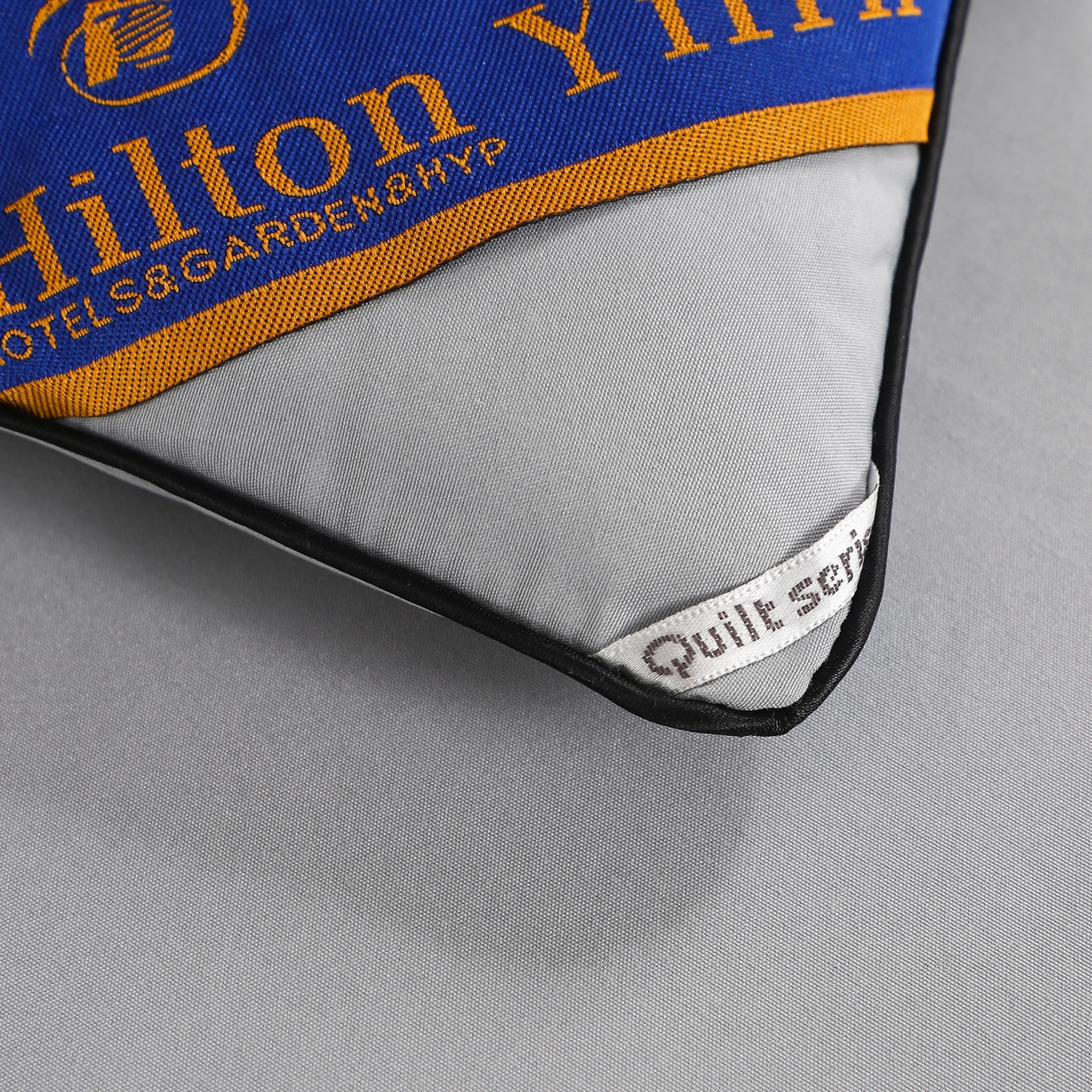 91家纺网 家纺一手货源 找家纺 瑶瑶家居 2025新款棉丝被子被芯-希尔顿 希尔顿-灰色