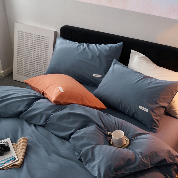 91家纺网 家纺一手货源 找家纺 蓝邻家纺 2025新款A类全棉纯棉水洗棉纯色贴标系列四件套-风格一 牛仔兰